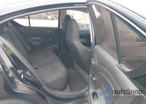 2015 Nissan Versa 1.6 S z USA, uszkodzony, nr VIN 3N1CN7AP1FL924870